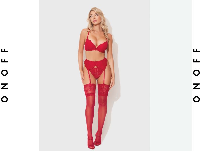 Tất dài làm điểm nhấn