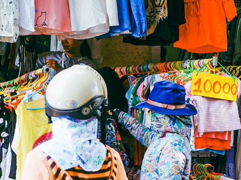 Thời gian hoạt động chợ Hoàng Hoa Thám