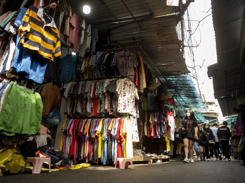 Đi chợ vào buổi sáng