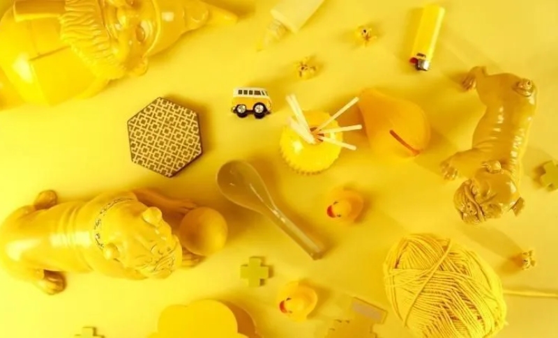 Ý nghĩa màu vàng trong thời trang